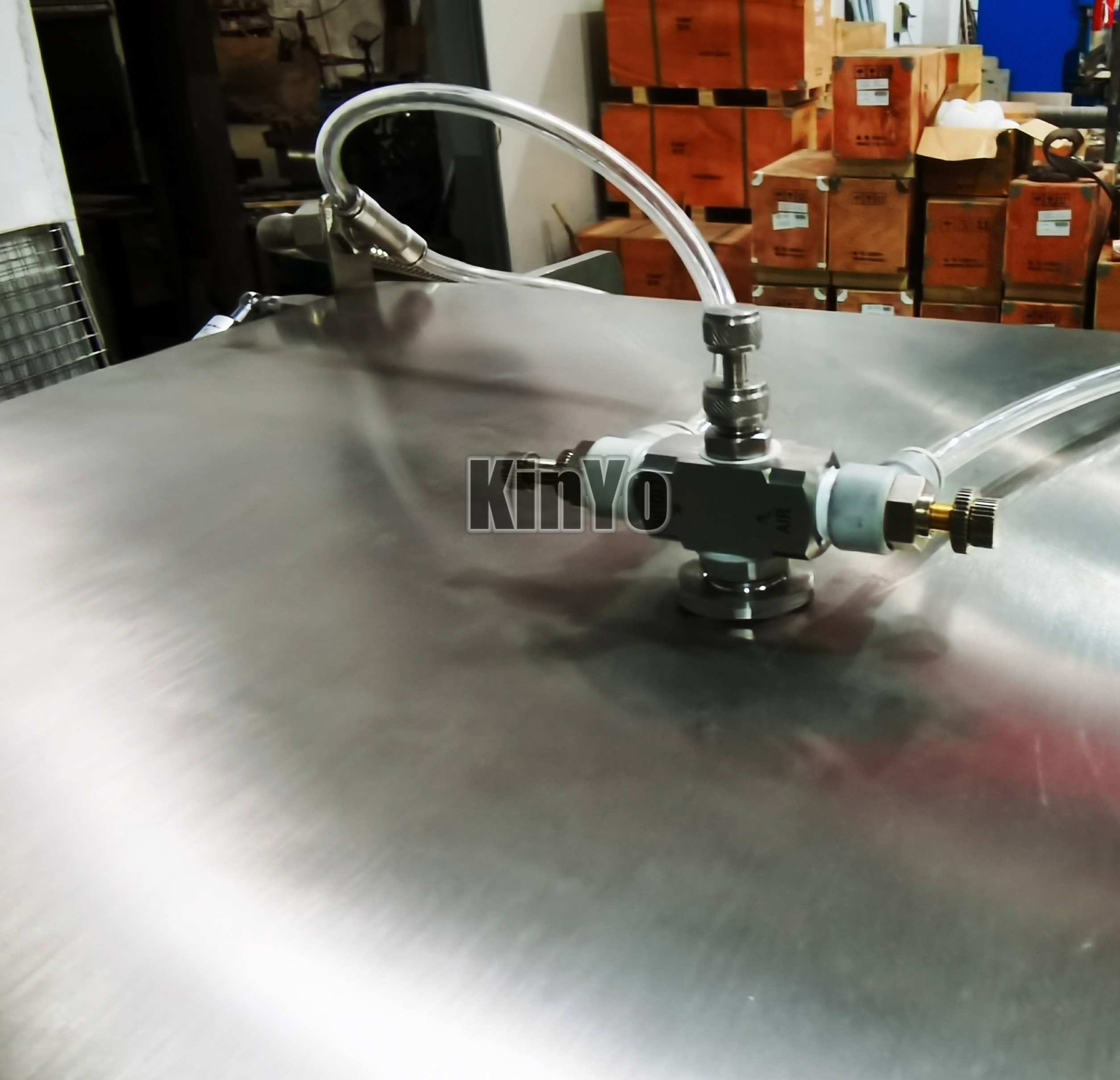 Spraying nozzle