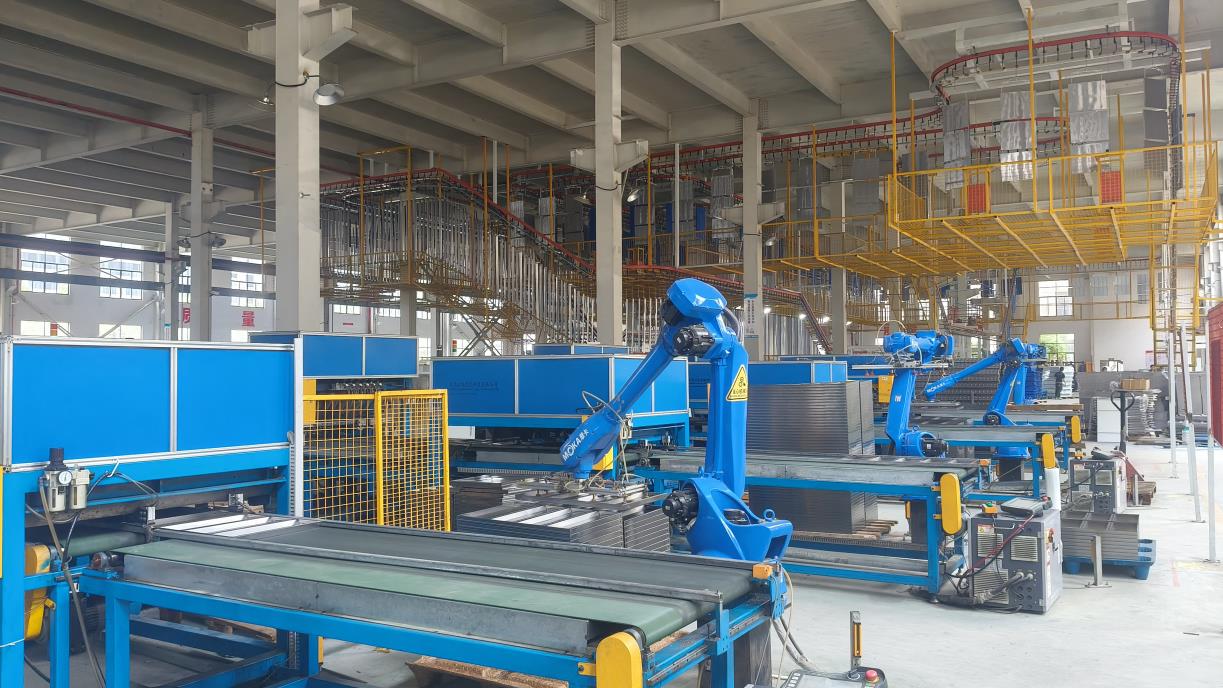Robotic mechanical arm for automated racking manufacturing