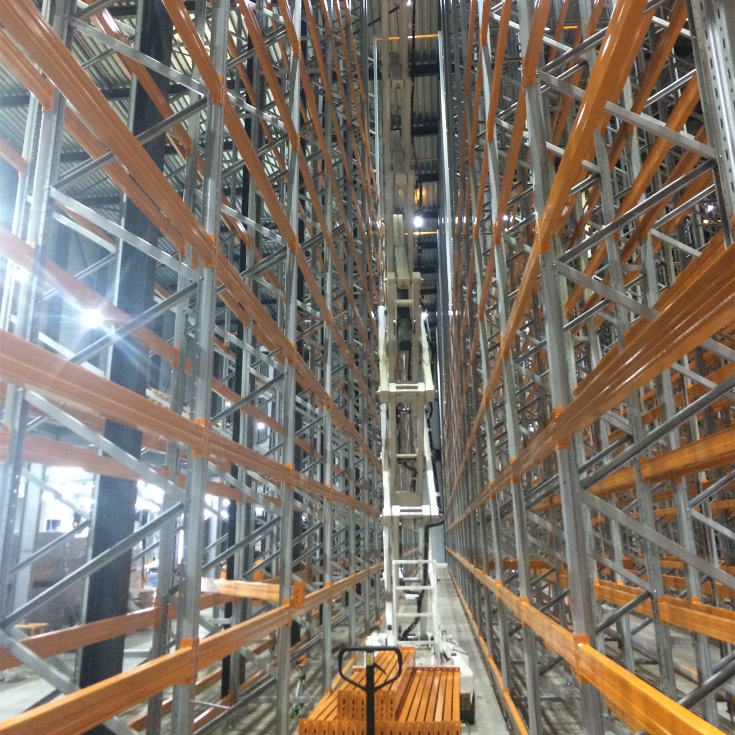 Very Narrow Aisle Pallet Racking Optimize Warehouse Space With Narrow Aisle Pallet Racking System