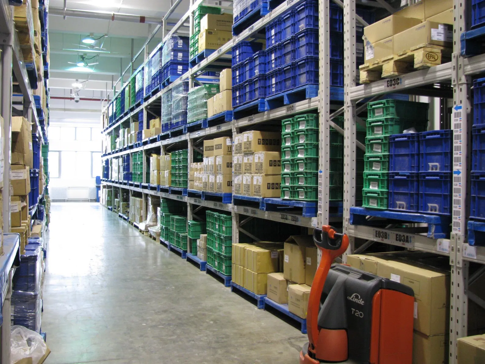 Heavy Duty Pallet Racking Steel Metal Warehouse Storage Teardrop Racks for Industrial Warehouse Storage Rack