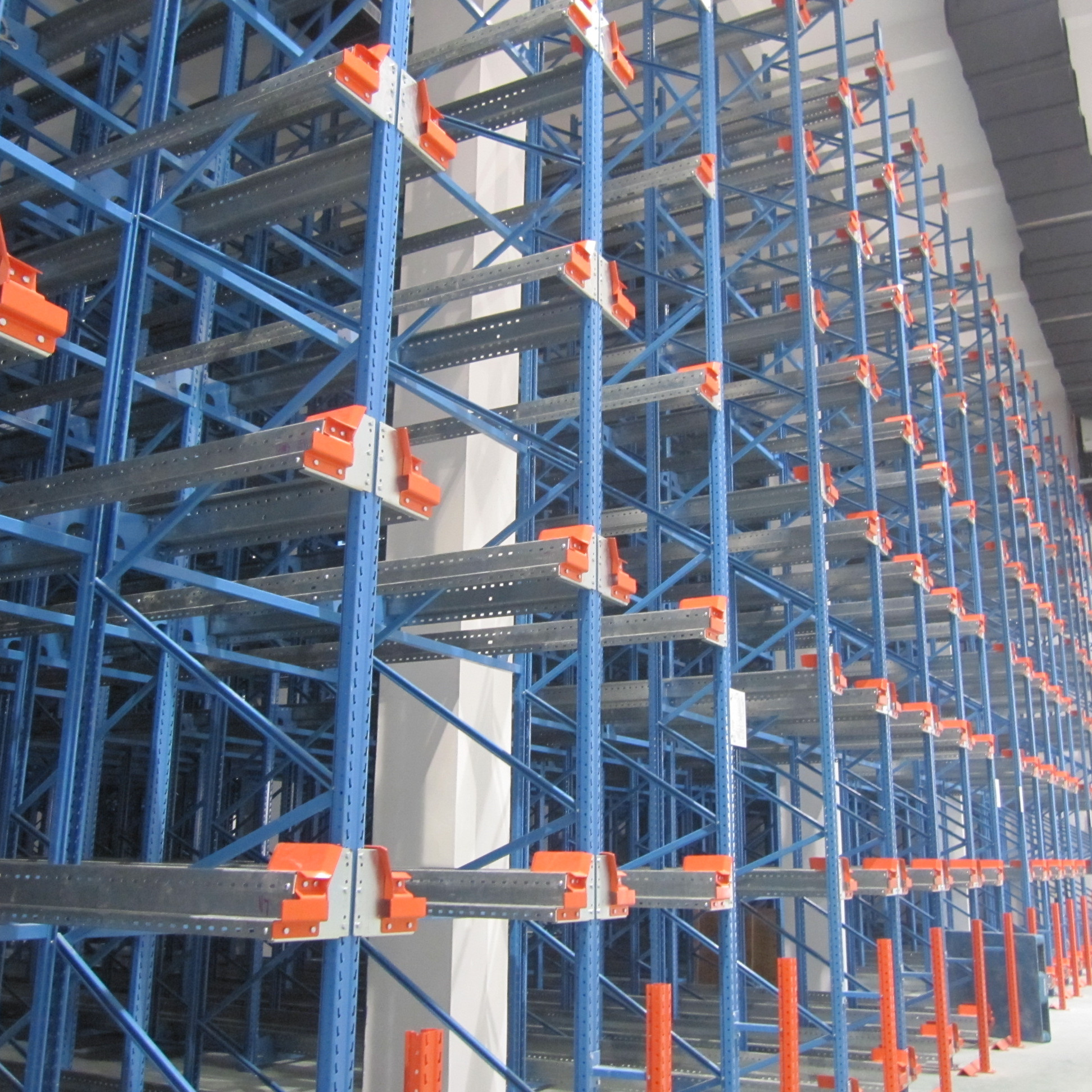 China Factory Direct Warehouse High Operating Speed Two-way Radio Shuttle Racks Storage Shelving Pallet Shuttle Systems