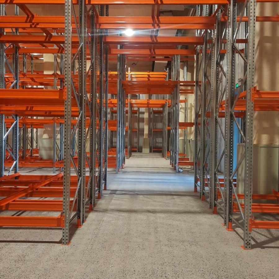 Durable Selective Racking System For Safe And Efficient Warehouse Inventory Storage And Management Operations