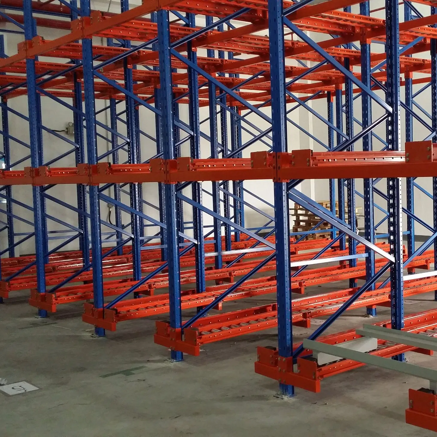 Custom Nova Heavy Duty Adjustable Gravity Flow Warehouse Pallet Rack