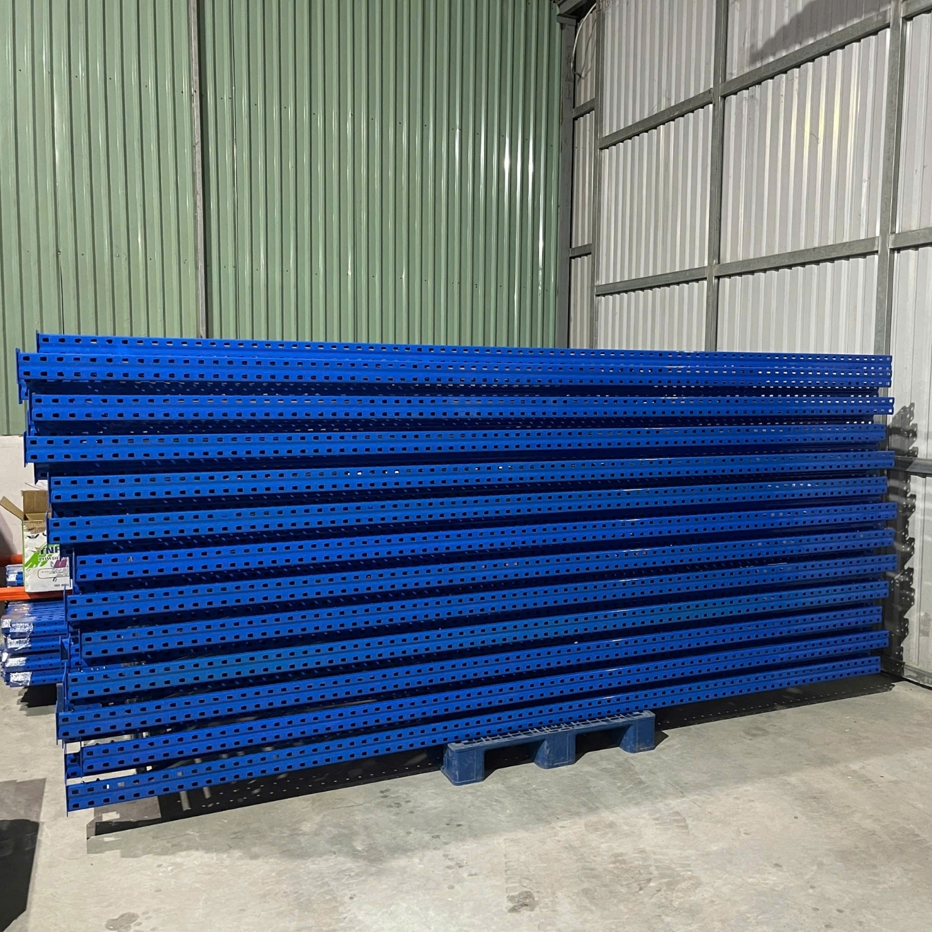 Traditional Upright Selective Pallet Racking System With Durable Racks And Shelves For Efficient Warehouse Material Handling
