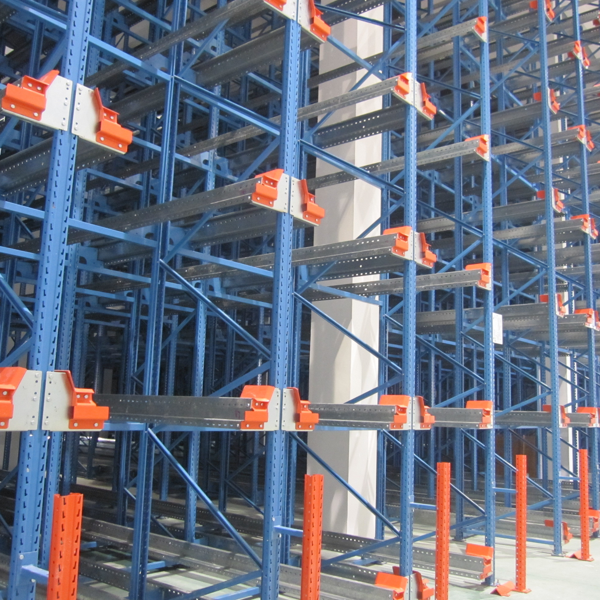 China Factory Direct Warehouse High Operating Speed Two-way Radio Shuttle Racks Storage Shelving Pallet Shuttle Systems