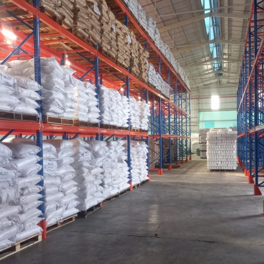 Durable Selective Racking System For Safe And Efficient Warehouse Inventory Storage And Management Operations