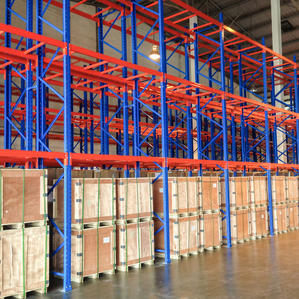 US Standard Steel Warehouse Storage Racks in Stocks Heavy Duty Teardrop Pallet Racking System