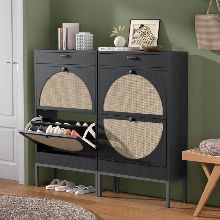 Shoe cabinet