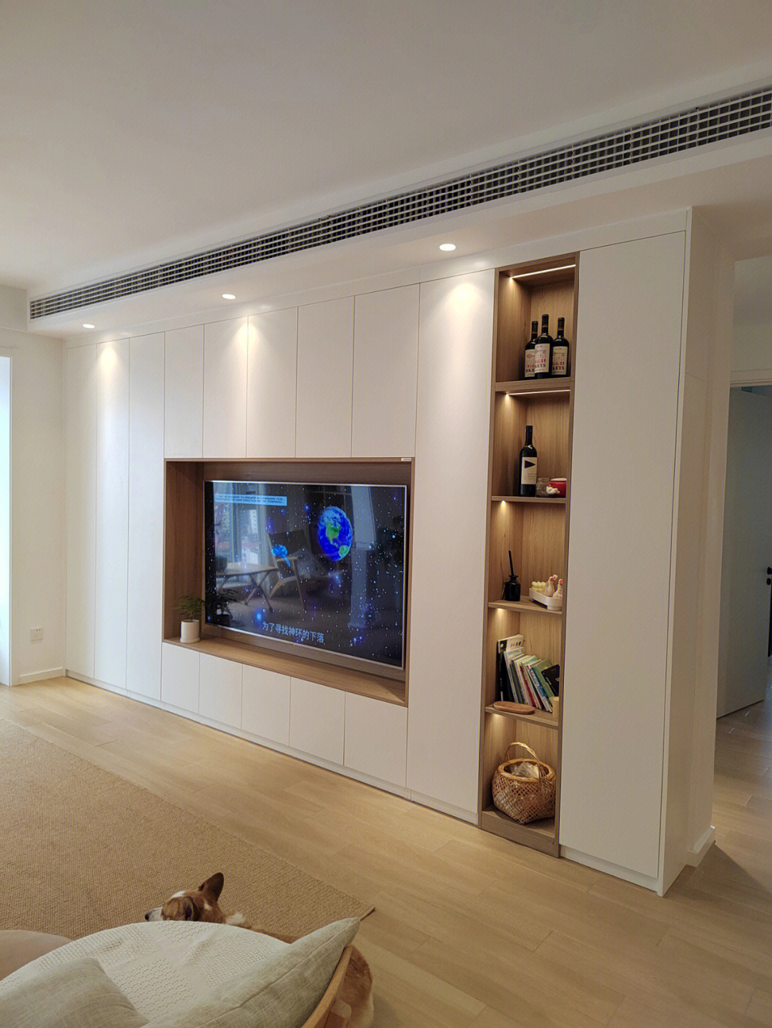 Large-capacity Electric Extendable Pine Wood Grain Full-wall TV Cabinet Modern Design for Living Room Bedroom Entry Display