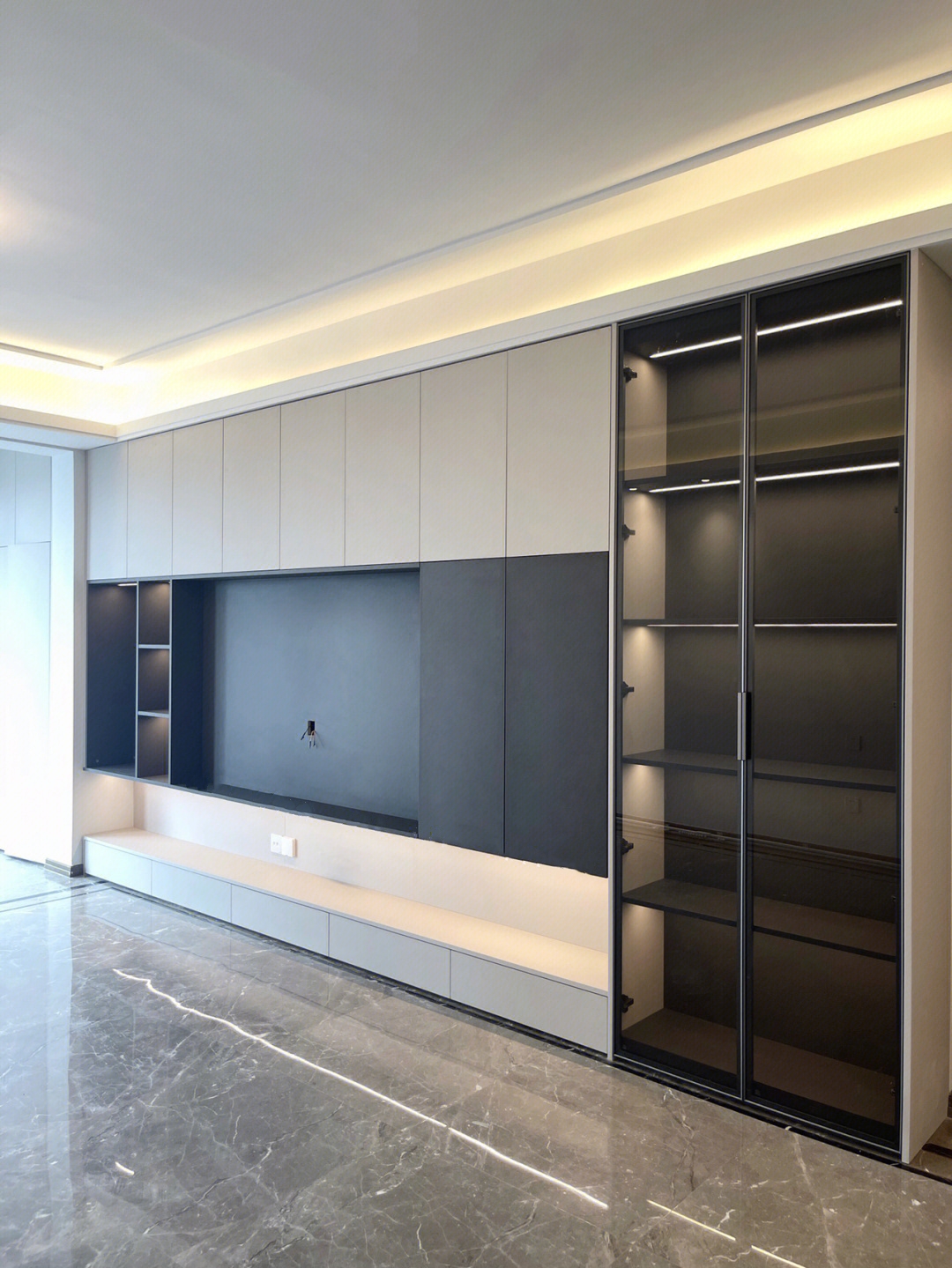 Large-capacity Electric Extendable Pine Wood Grain Full-wall TV Cabinet Modern Design for Living Room Bedroom Entry Display