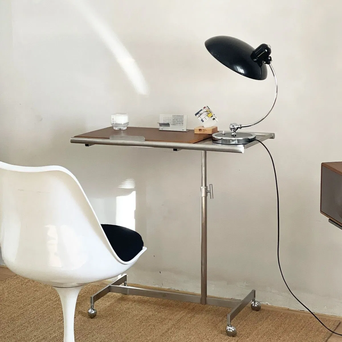 Mobile Adjustable Solid Wood Side Table with Wheels Lift-Top Bedside Coffeetable with Wheels for Living Room &amp; Bedroom