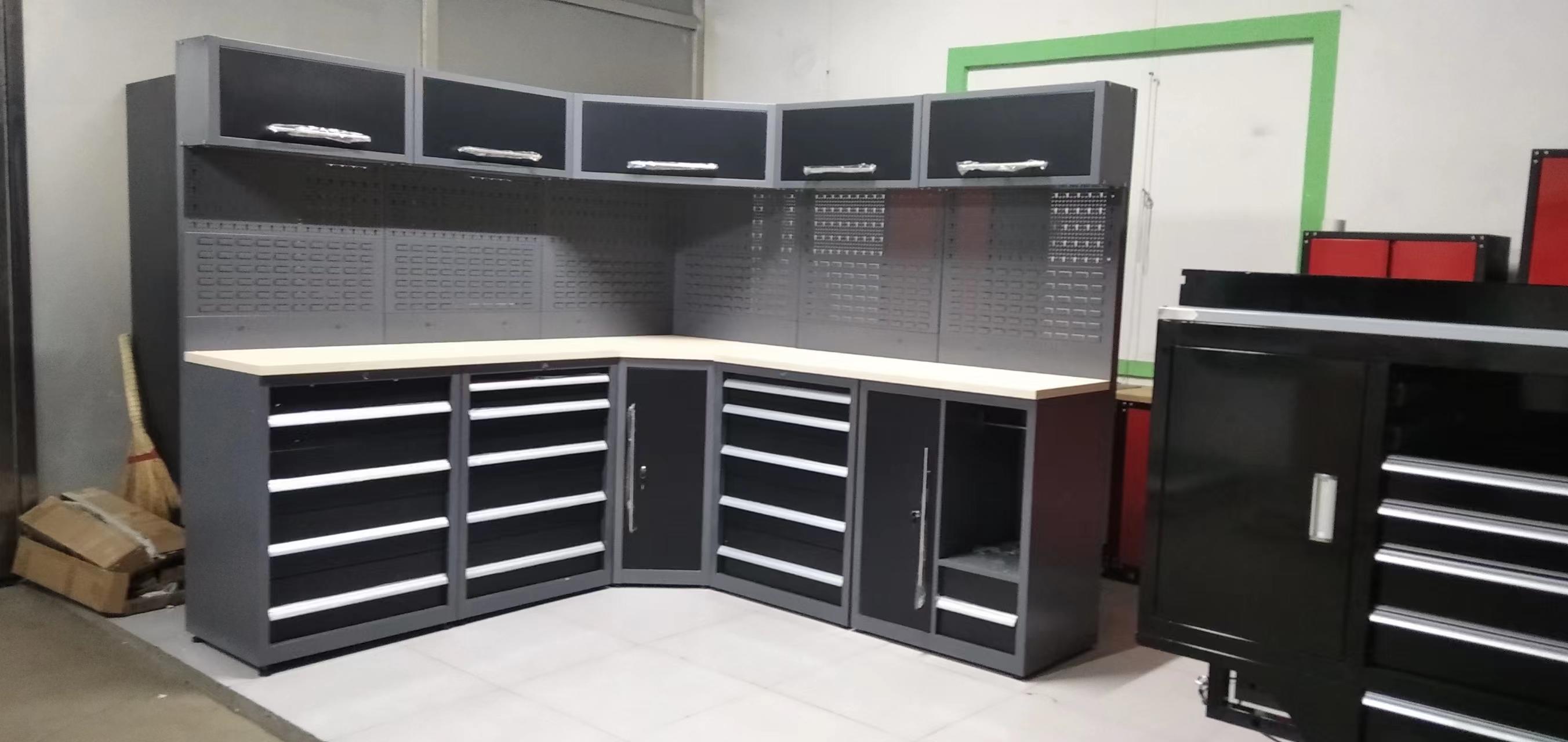 Cabinet Showroom Real Shot