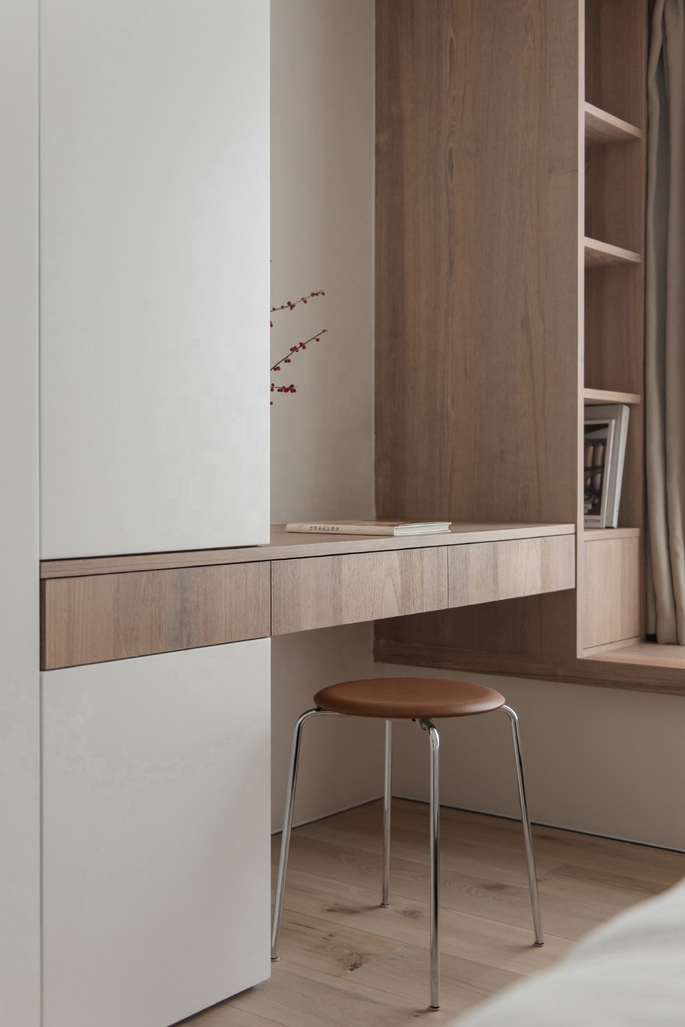 Italian Minimalist Integrated Wardrobe With Dressing Table Luxury Solid Wood Bedroom Closet System Customized Cabinet