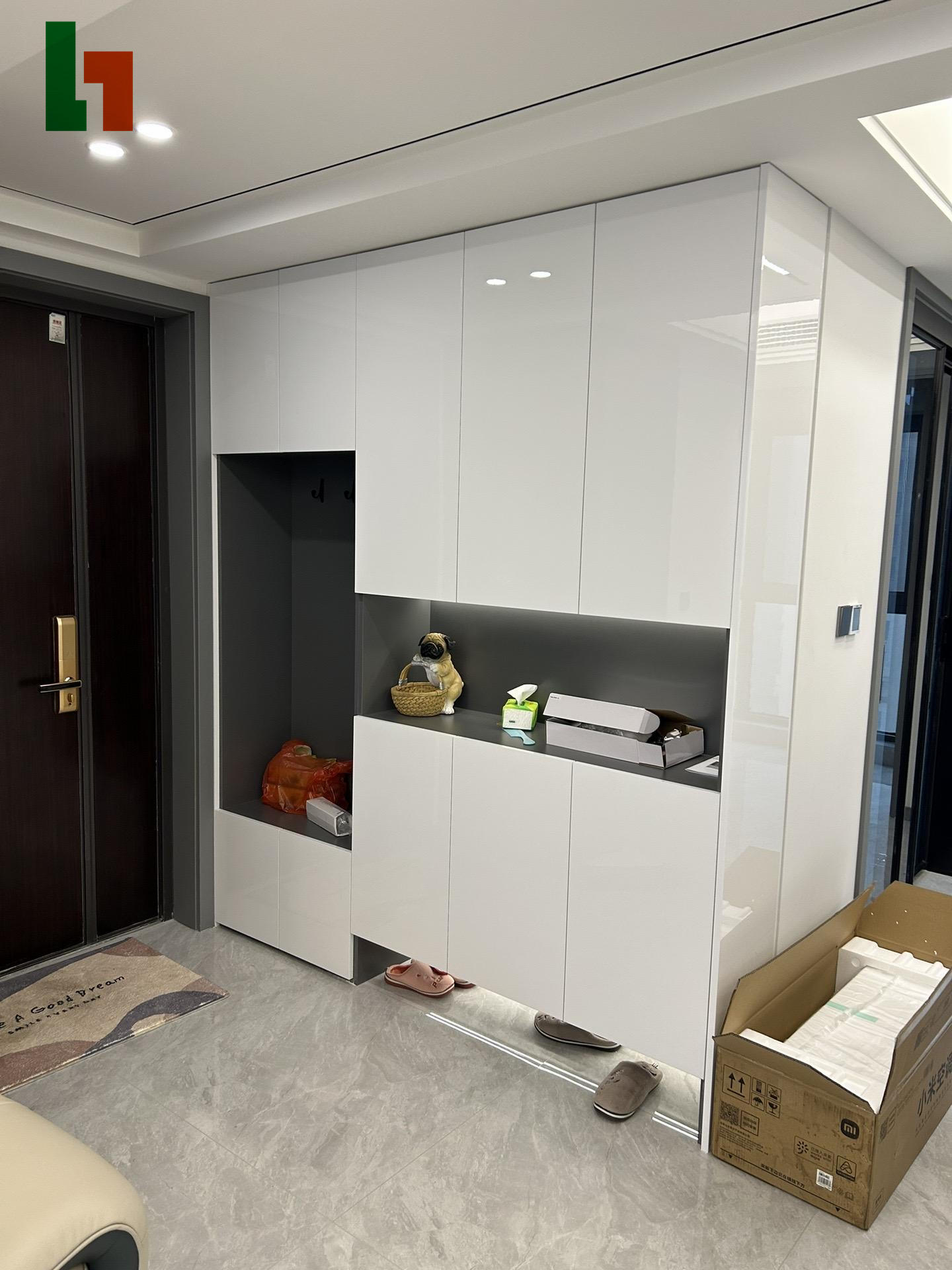 Modern Luxury Custom Wooden Entrance Cabinet Furniture For Shoes And Clothing Storage Durable For Living Room Entry
