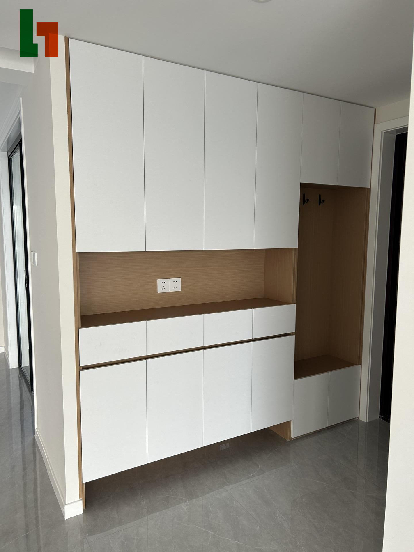 Modern Luxury Custom Wooden Entrance Cabinet Furniture For Shoes And Clothing Storage Durable For Living Room Entry