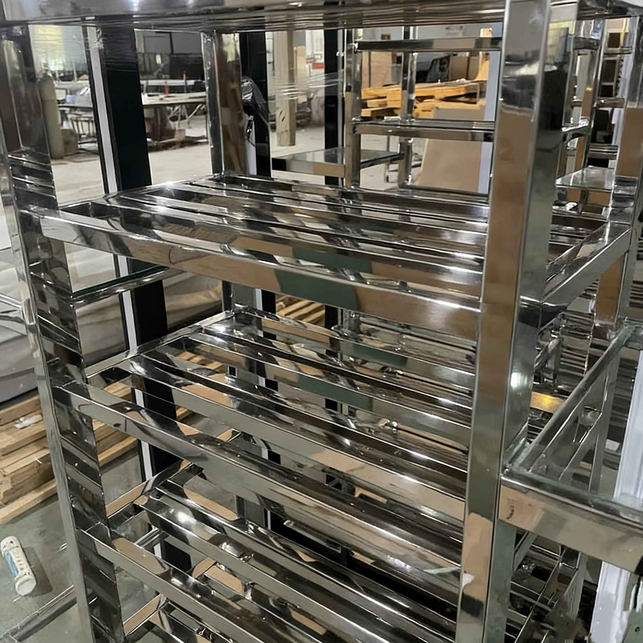 Wholesale Stainless Steel Wine Rack for Tavern Hotel Restaurant Villa Panel Style for Room Temperature Display Wine Storage