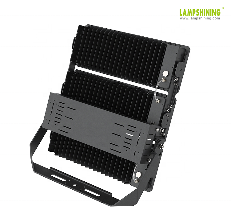 160-170 Lm/w 1650W High Power LED High Mast Lights IP66 Waterproof Aluminum Luminaires CRI 80 2000-6500K Color Temp 5-Year