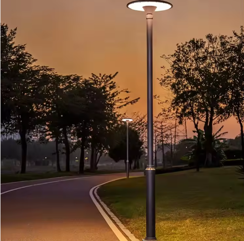 Customized Outdoor IP65 Waterproof LED Garden Light Iron Body Glass Shade Landscape Lighting Multi-Color Temperature Options