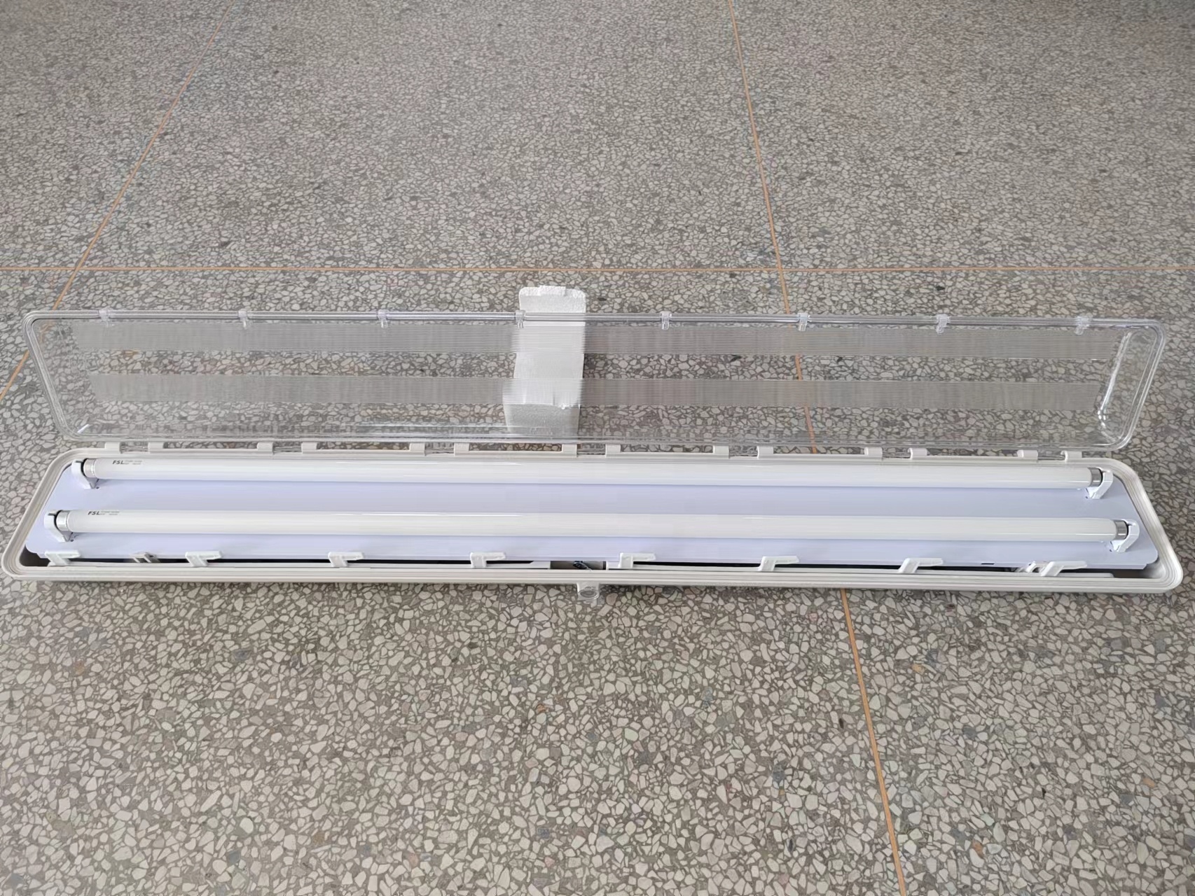 BYS Engineer Plastic Explosion Proof 2x36w 4ft Fluorescent Lamp Led Light Fixture Anti-corrosion Waterproof Dustproof