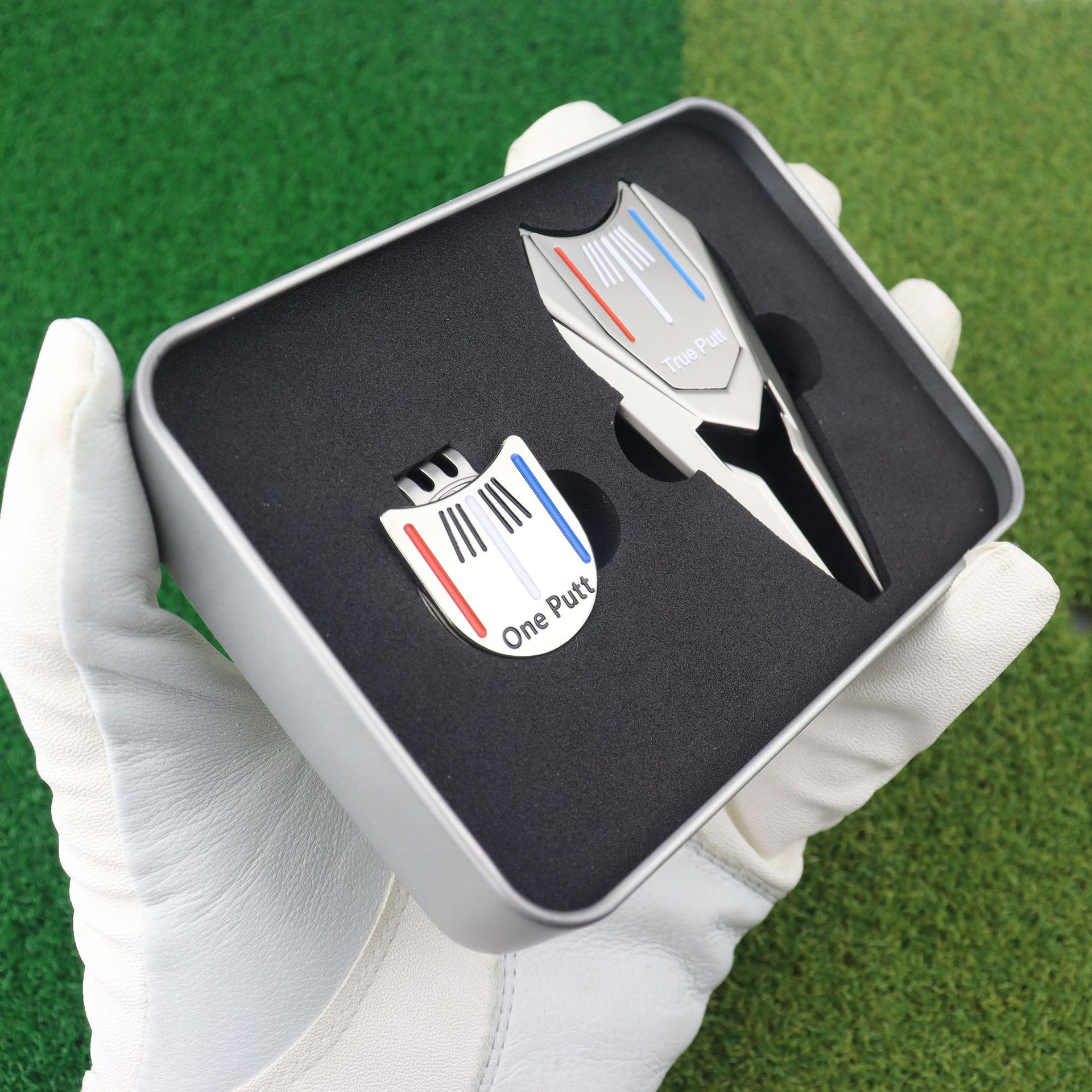 One Putt True Putt Metal Golf Alignment Aids For Practice Silver Color With Red Blue Lines Green Fork Hat Clip
