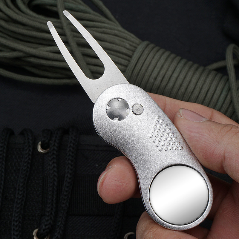Foldable Divot Tool Mechanism