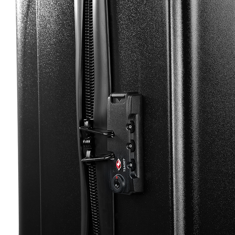 Golf travel case interior padding