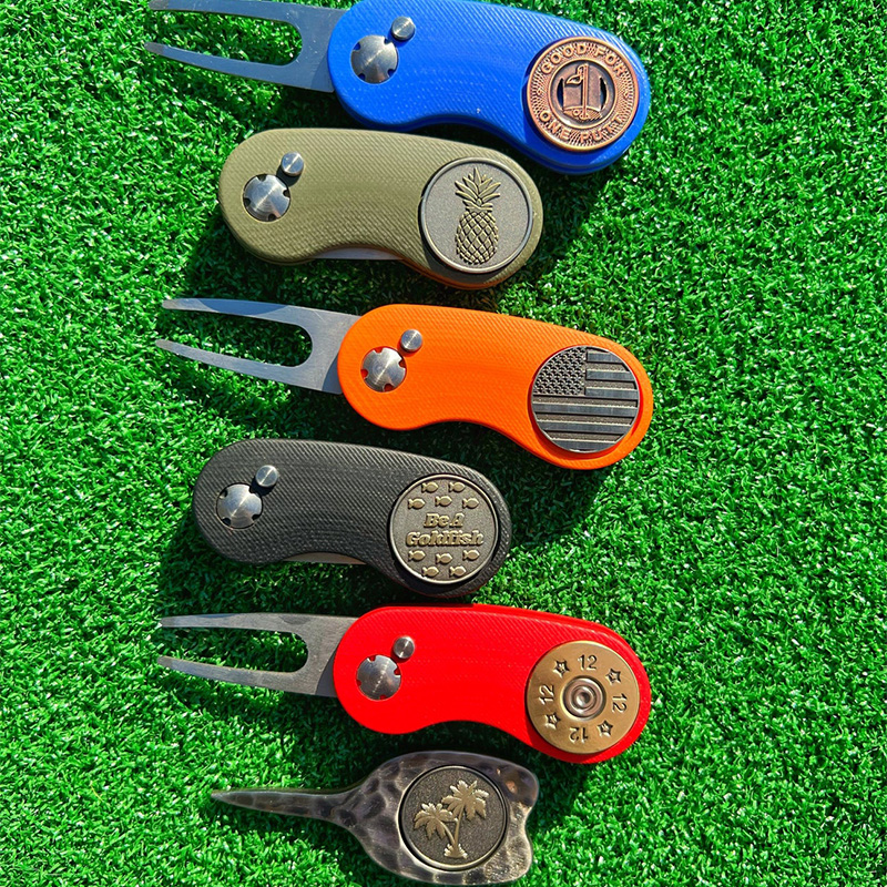 Custom Golf Ball Marker with Hat Clip for Gift Set Enamel Finish Logo Design Golf Marker Ball Marker Golf Tournament Use