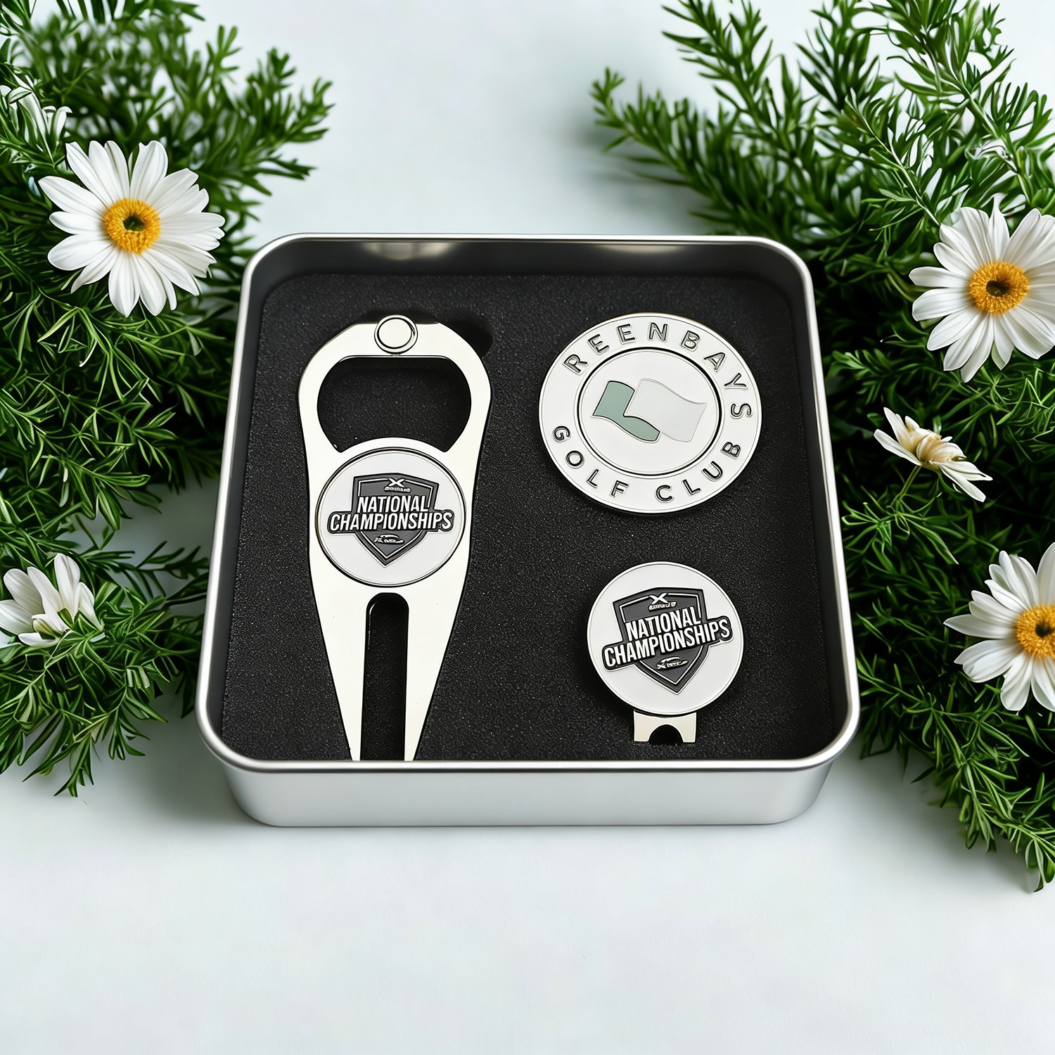 China Wholesale Golf Gift Set Factory Selling Divot Repair Tool Metal Customized Ball Marker New Type Golf Poker Chips