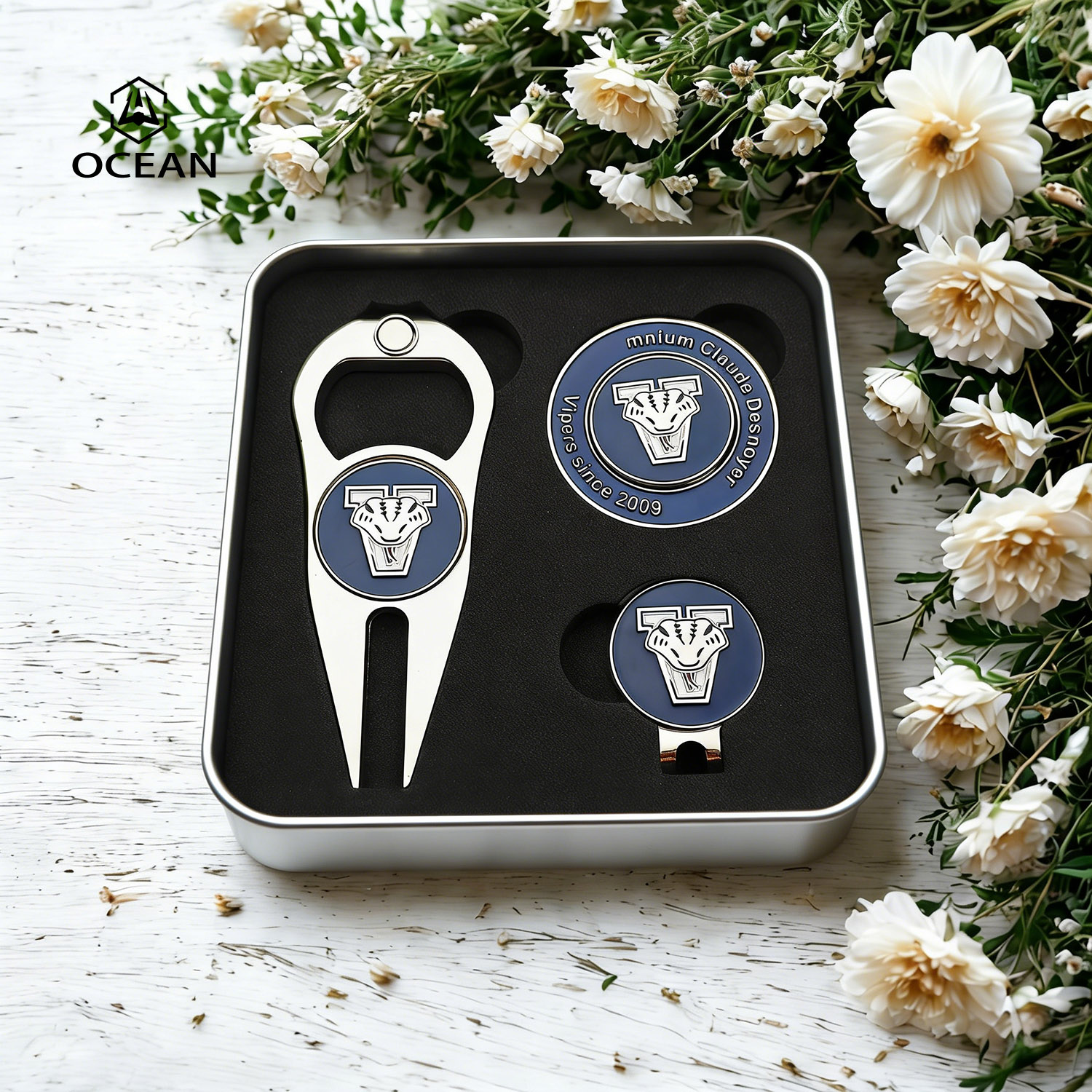 China Wholesale Golf Gift Set Factory Selling Divot Repair Tool Metal Customized Ball Marker New Type Golf Poker Chips