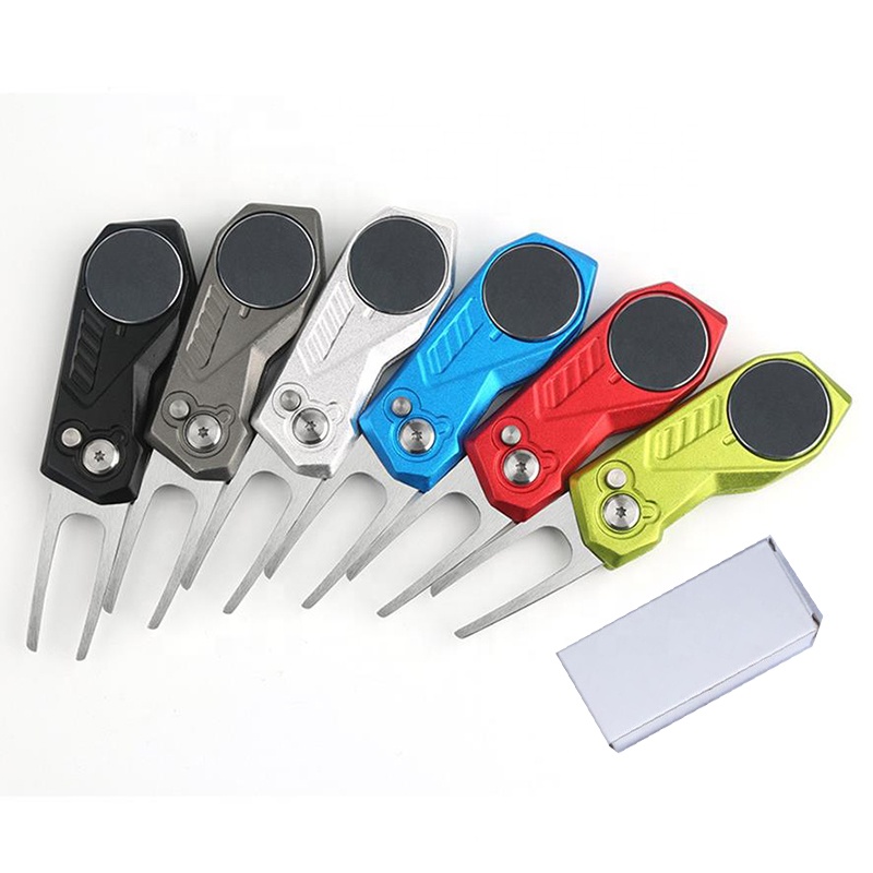 Golf Divot Tool Showcase 4
