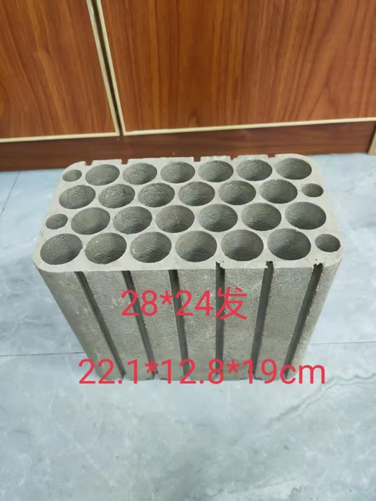 Moldes de Bolo de Fogos de Artifício Feitos com Papel Reciclado e Gesso