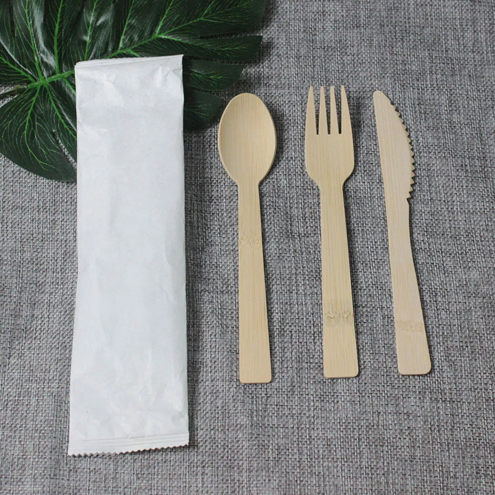 Conjunto de Talheres de Bambu Descartáveis e Ecológicos com Faca, Garfo, Colher e Guardanapo em um Saco de Papel