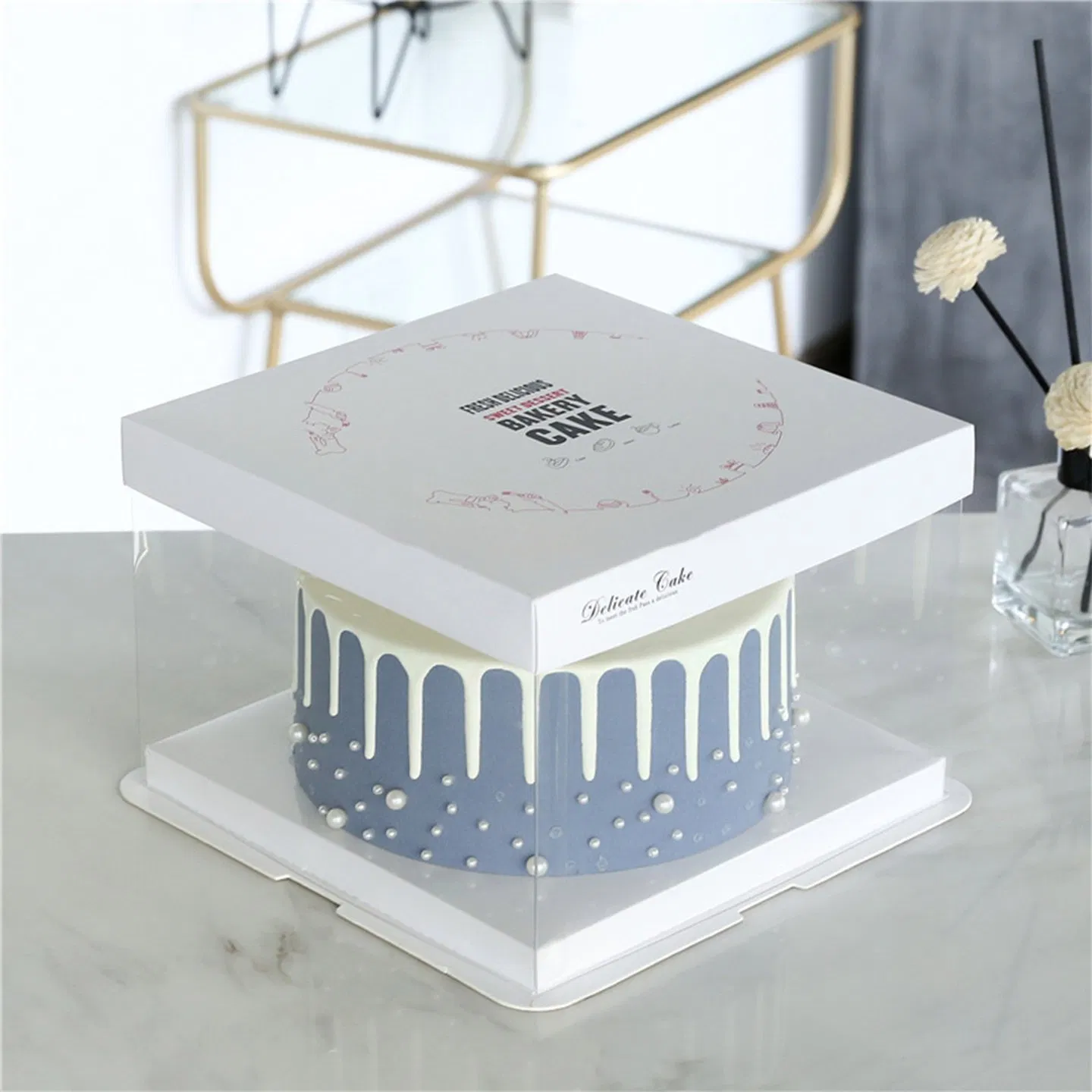 Caixa de Bolo Quadrada Alta Transparente com Tampa de Papel Branca e Decoração de Fita para Embalagem de Confeitaria