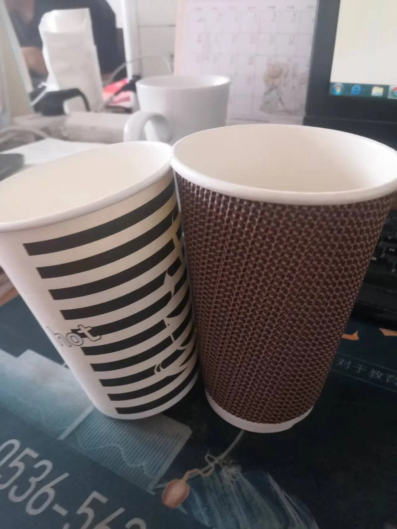 2.5-32oz Copos de Papel Descartáveis para Café com Lids de Parede Simples e Dupla