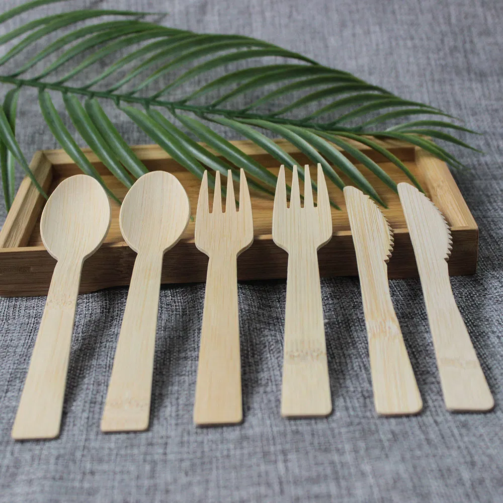 Conjunto de Talheres de Bambu Descartáveis e Ecológicos com Faca, Garfo, Colher e Guardanapo em um Saco de Papel