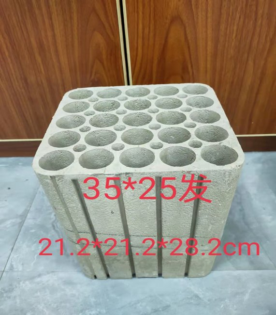 Moldes de Bolo de Fogos de Artifício Feitos com Papel Reciclado e Gesso