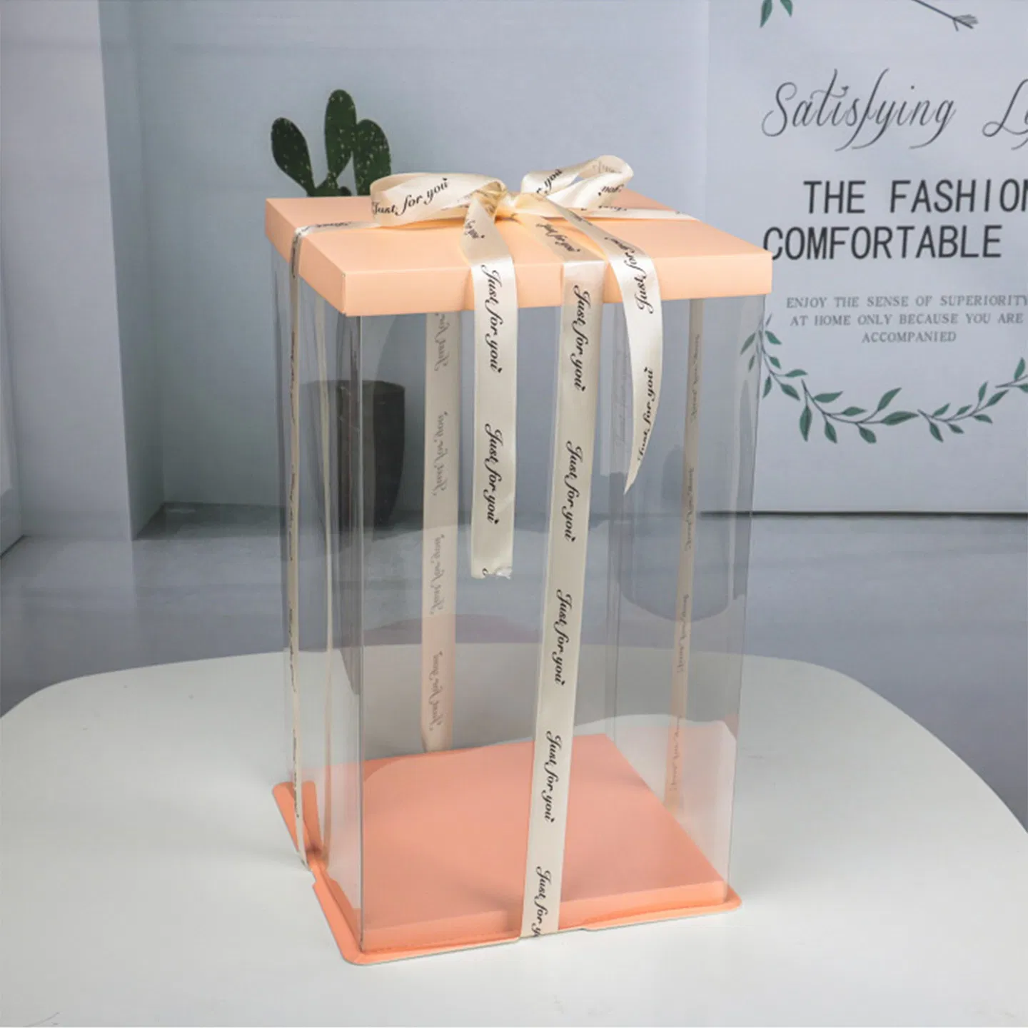 Caixa de Bolo Quadrada Alta Transparente com Tampa de Papel Branca e Decoração de Fita para Embalagem de Confeitaria