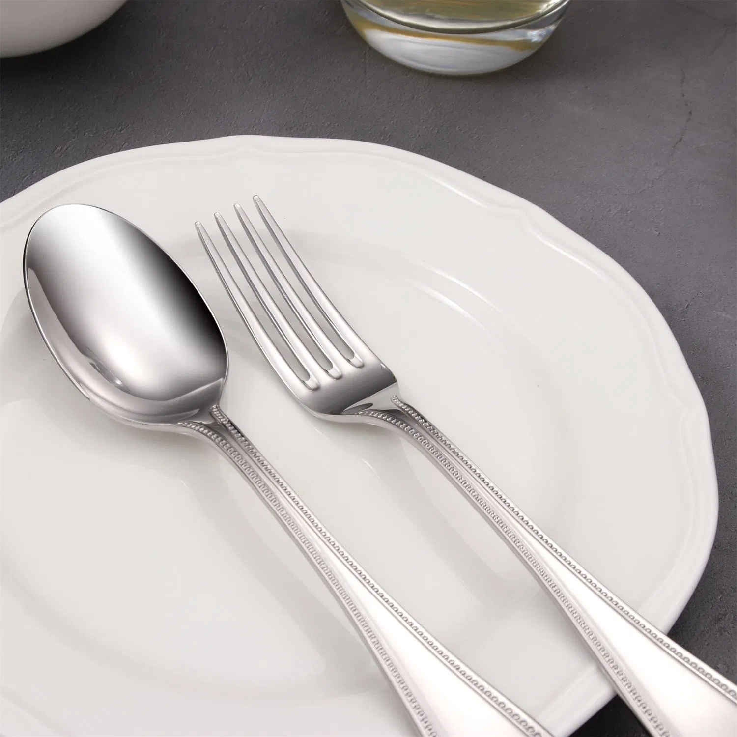 Inovador Cabo de Gravação 304 Aço Inoxidável Utensílios de Cozinha com Colher, Garfo e Faca com Certificação FDA/LFGB/SGS/UE