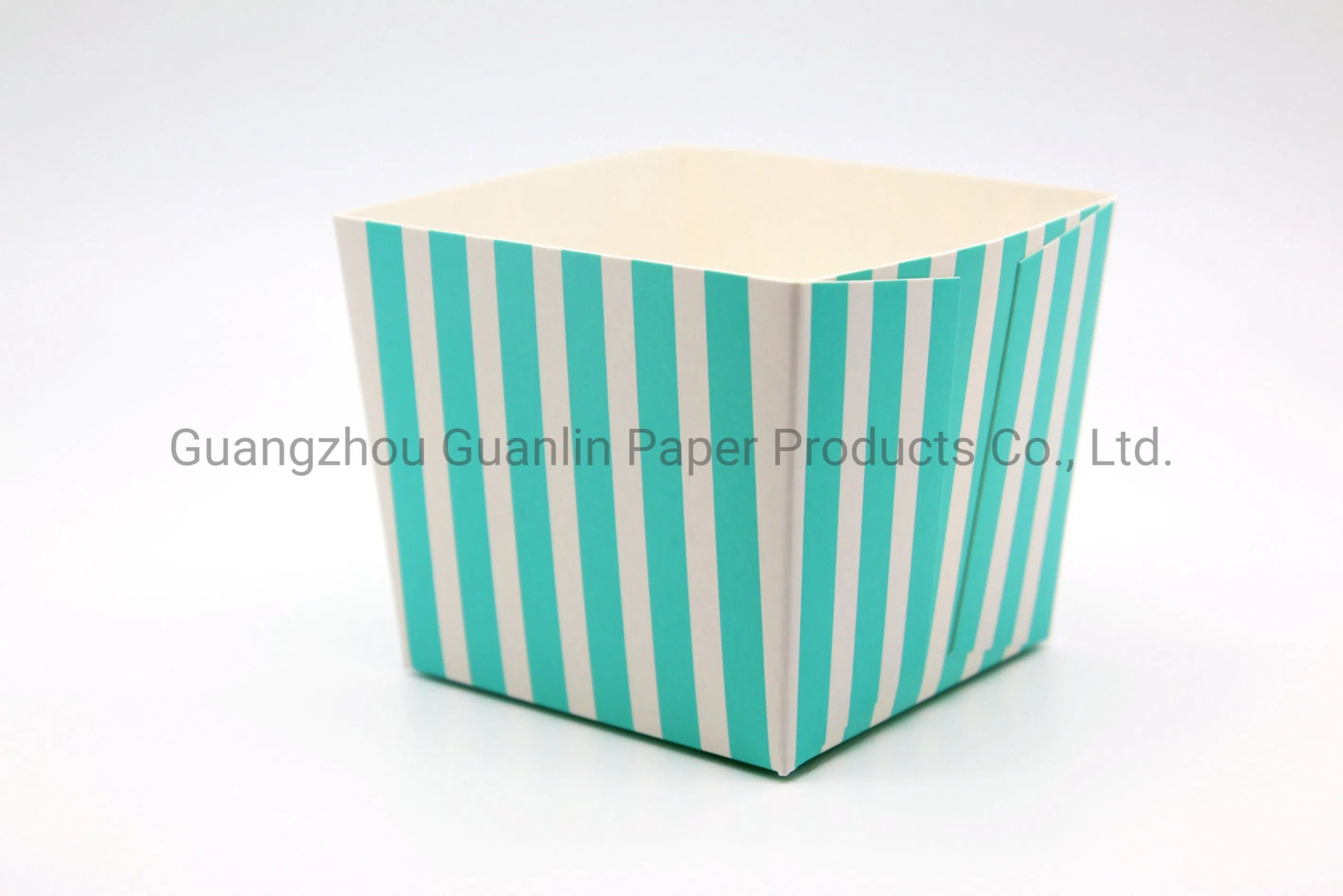 Forma de Bolo de Papel Colorido Listrado em Forma de Quadrado Feita Profissionalmente