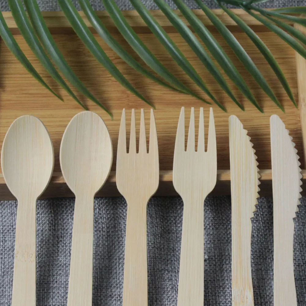 Conjunto de Talheres de Bambu Descartáveis e Ecológicos com Faca, Garfo, Colher e Guardanapo em um Saco de Papel