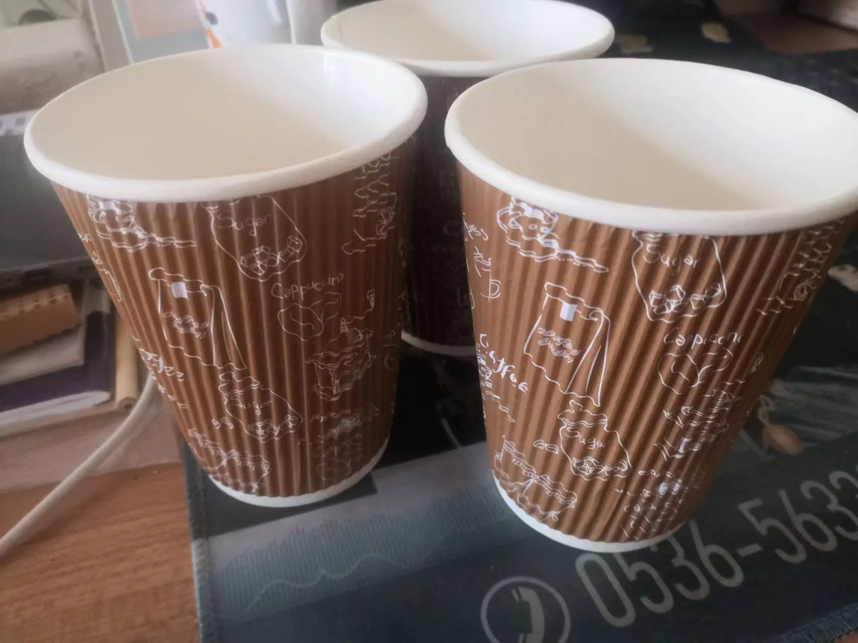 2.5-32oz Copos de Papel Descartáveis para Café com Lids de Parede Simples e Dupla
