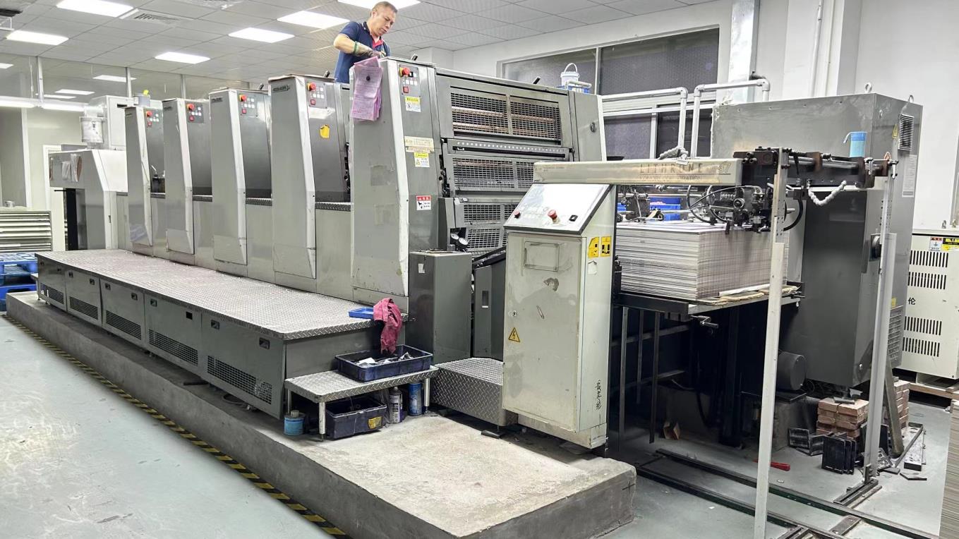 Komori Lithrone 5 Color - Impressora Offset de Alta Velocidade