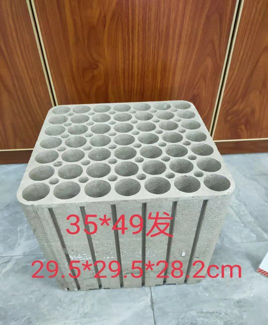 Moldes de Bolo de Fogos de Artifício Feitos com Papel Reciclado e Gesso