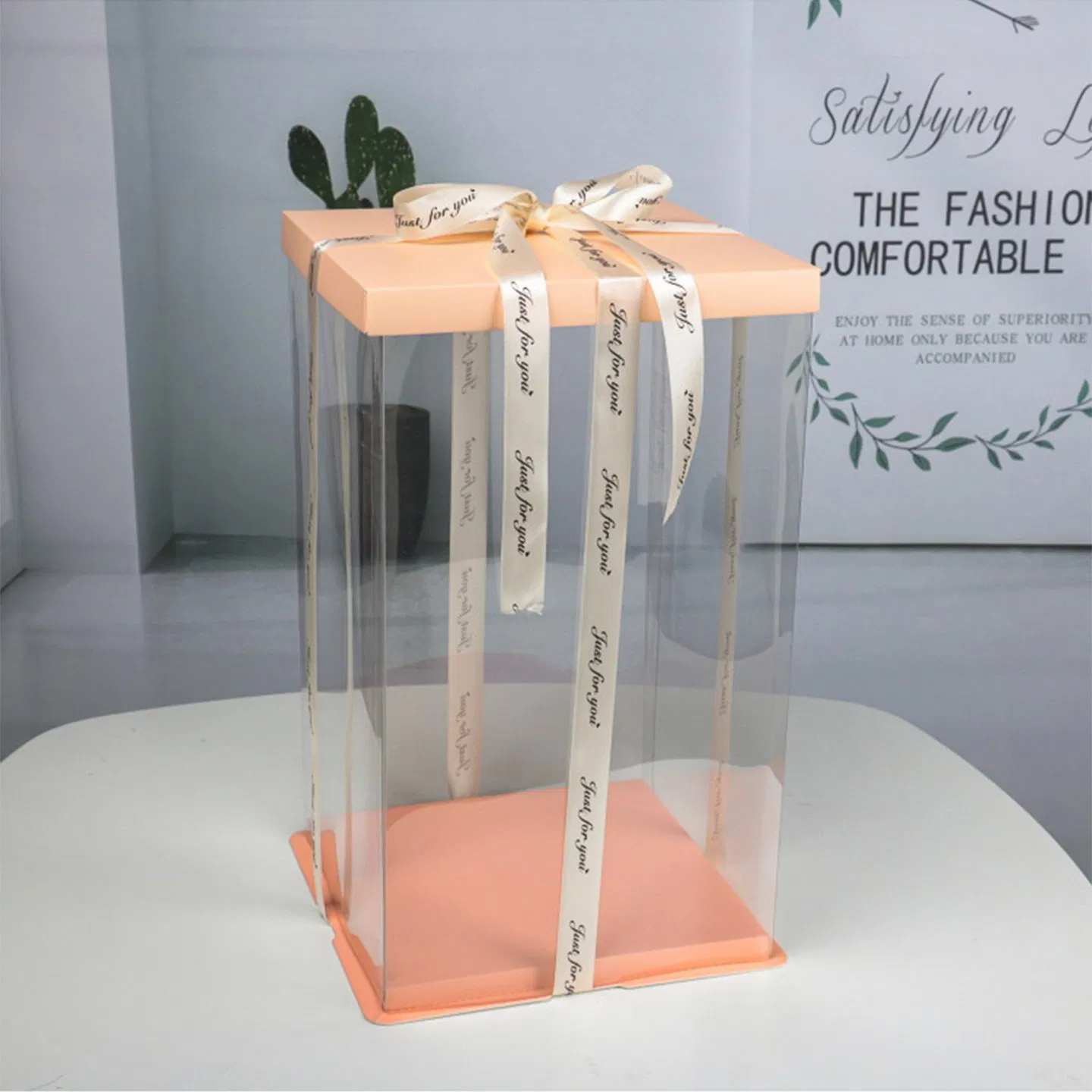 Caixa de Bolo Quadrada Alta Transparente com Tampa de Papel Branca e Decoração de Fita para Embalagem de Confeitaria