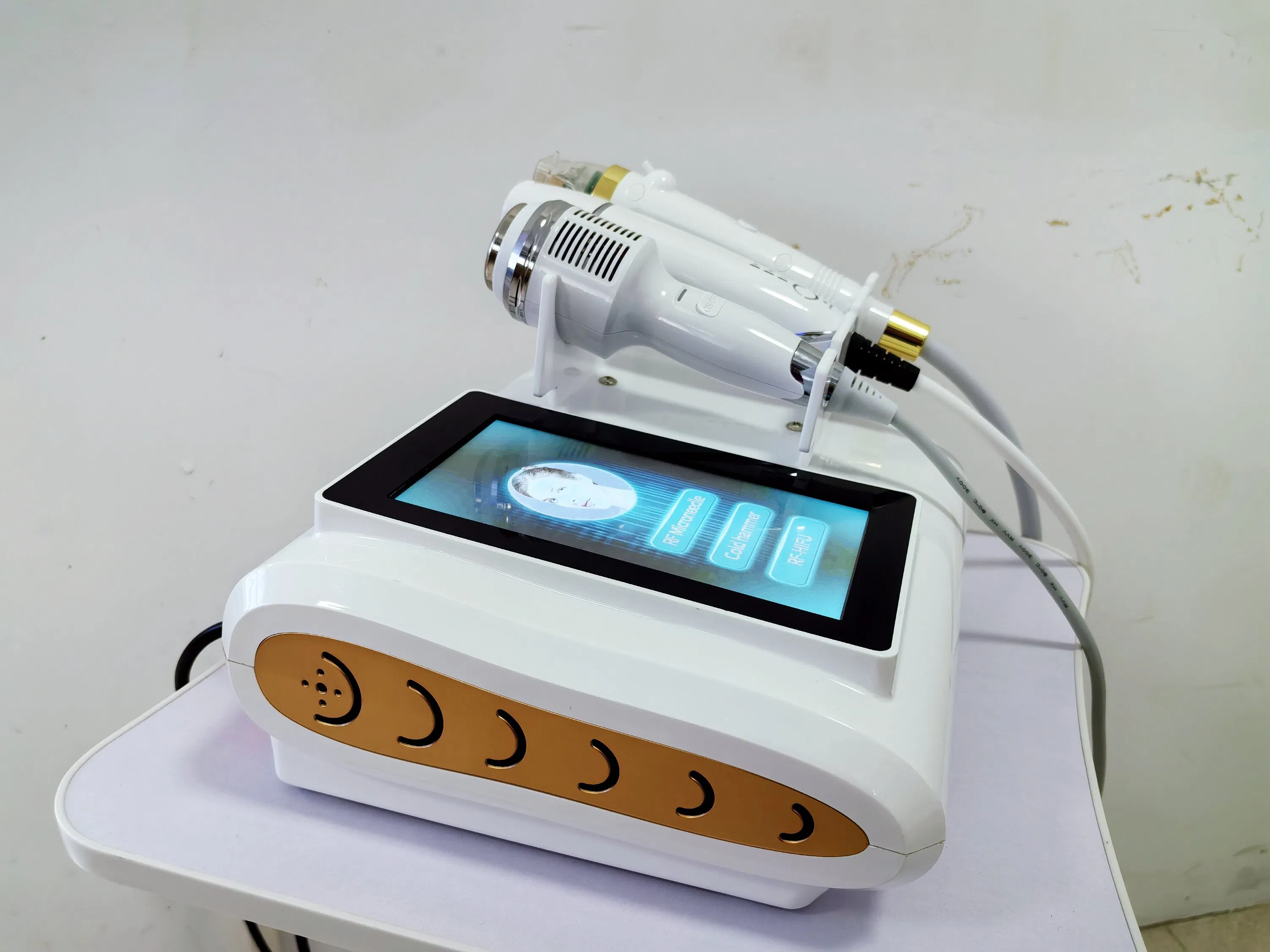 Gold RF-Hifu Microneedle 3-in-1 Facial Treatment Machine