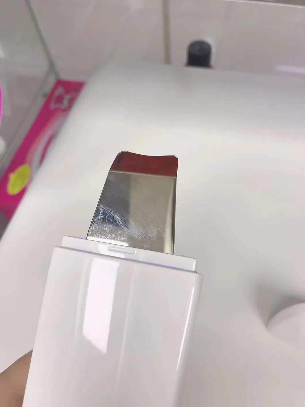 Waterproof Ultrasonic Skin Shovel Face Scrubber with Mist for Skin Care