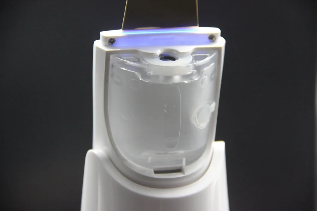 Waterproof Ultrasonic Skin Shovel Face Scrubber with Mist for Skin Care