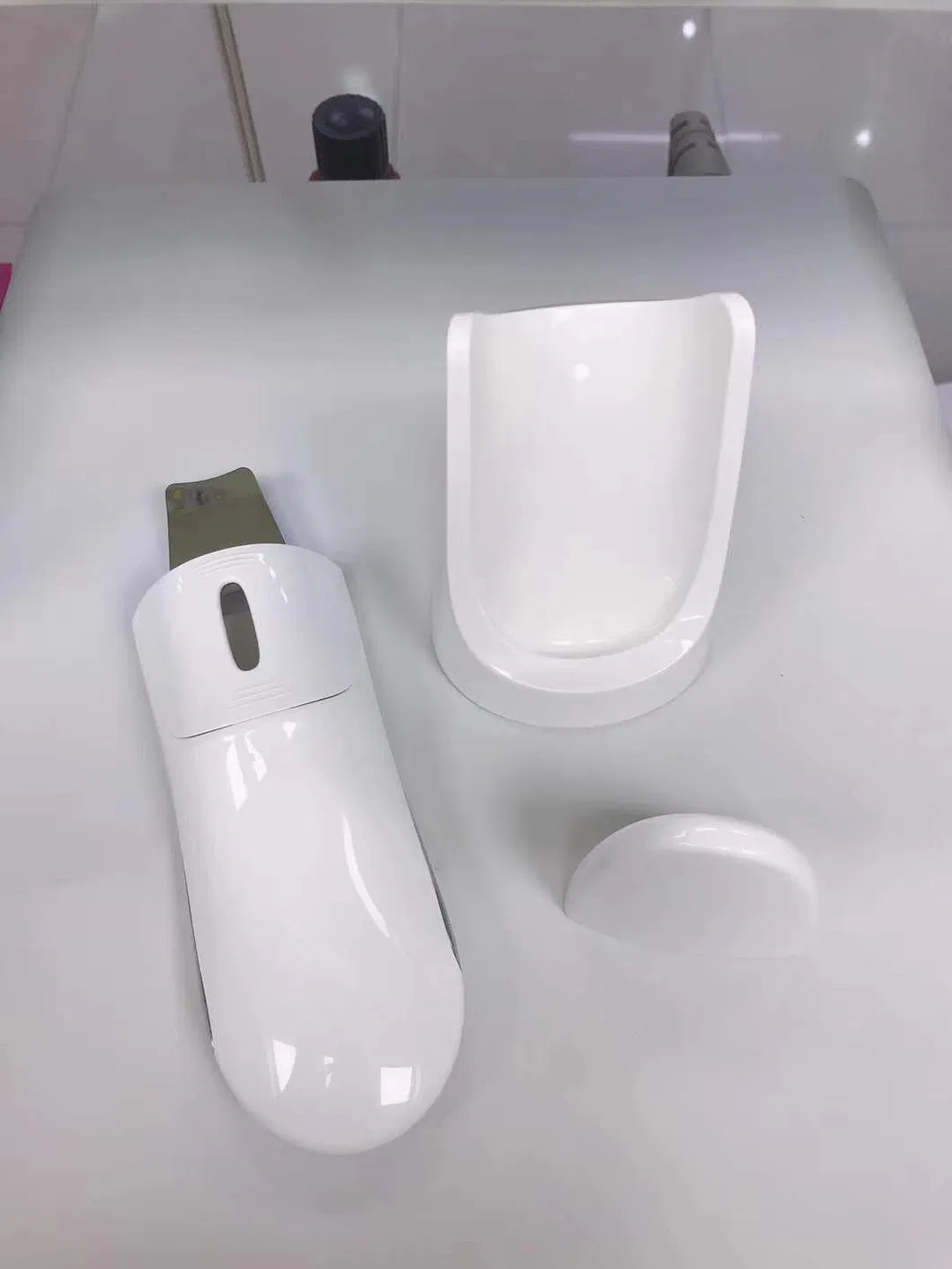 Waterproof Ultrasonic Skin Shovel Face Scrubber with Mist for Skin Care