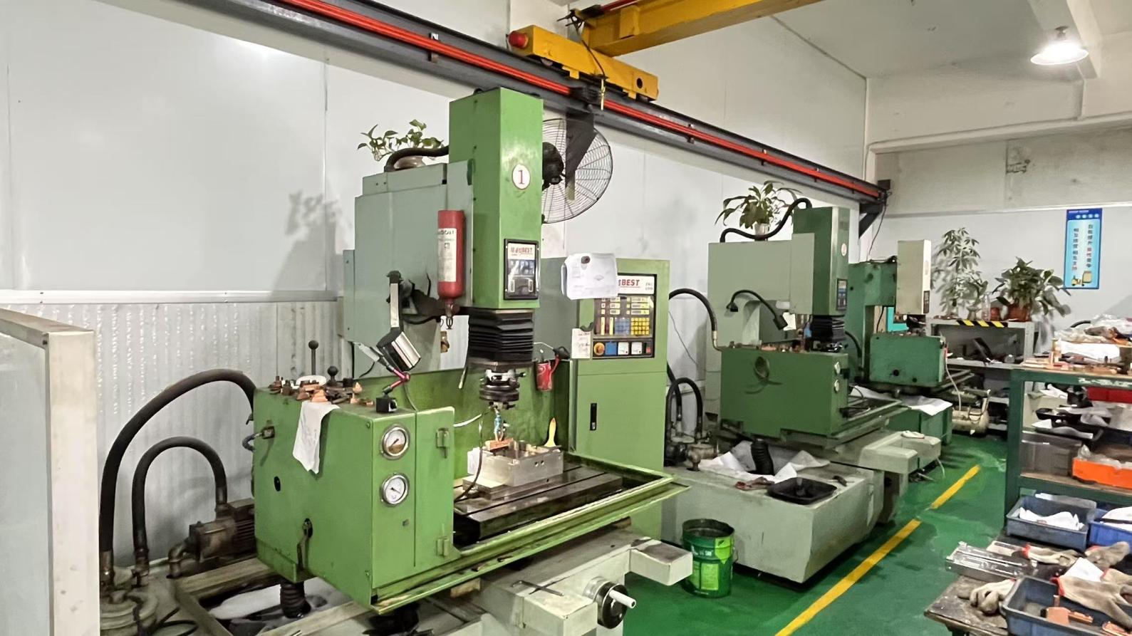 Luminor Beauty EDM (Electrical Discharge Machining) — high-precision mold manufacturing