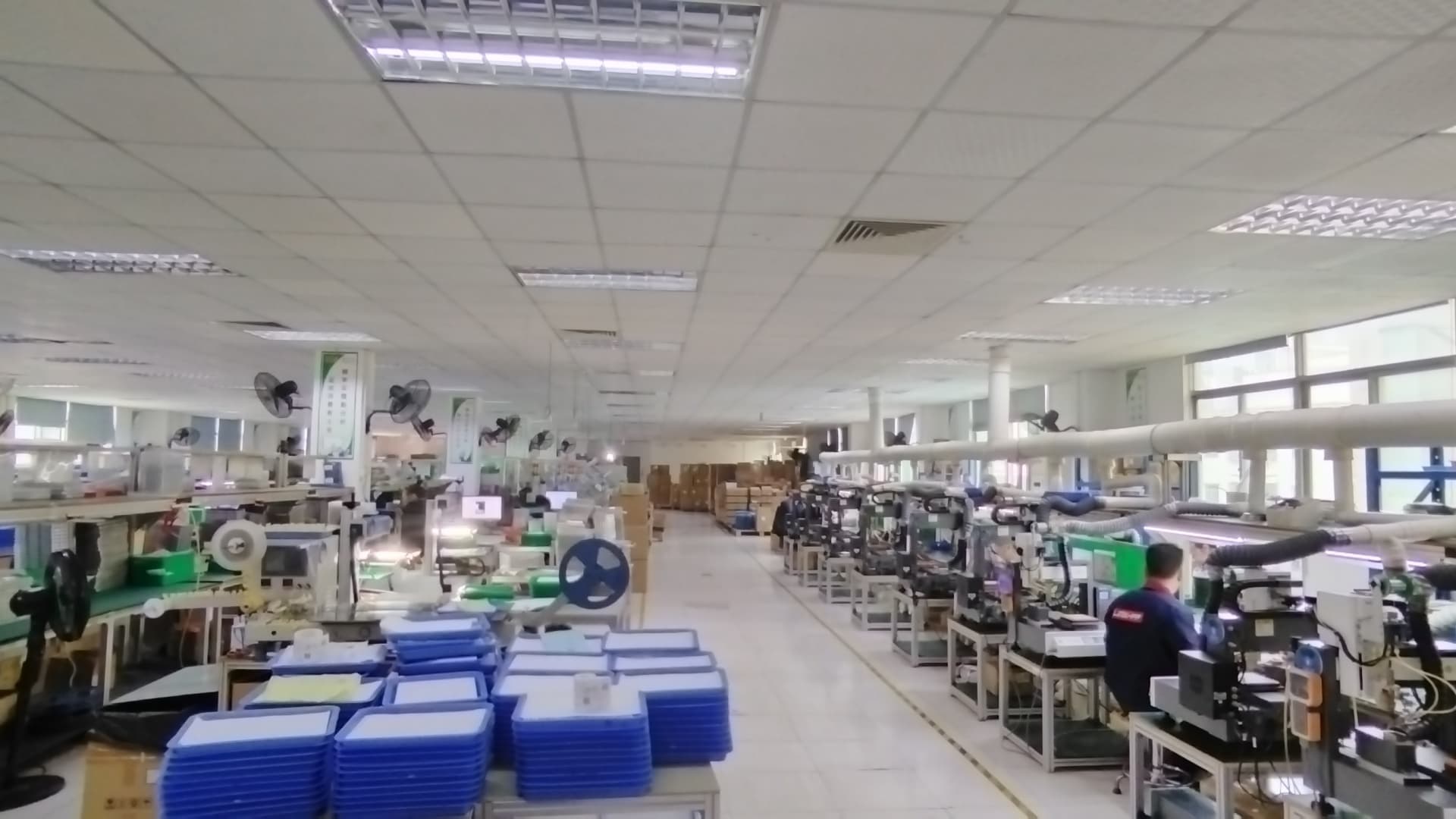 Lumopt advanced optical component testing and innovation laboratory